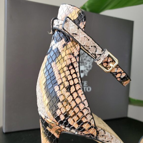 VINCE CAMUTO BALINDIA PLATFORM SANDALS - Picture 5 of 5